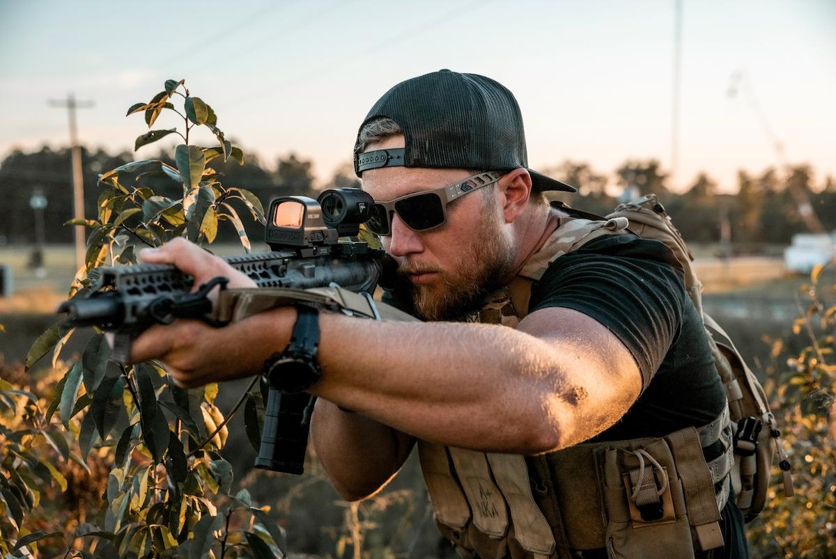 How to Choose the Right Tactical Sunglasses (Without Wasting Money)
